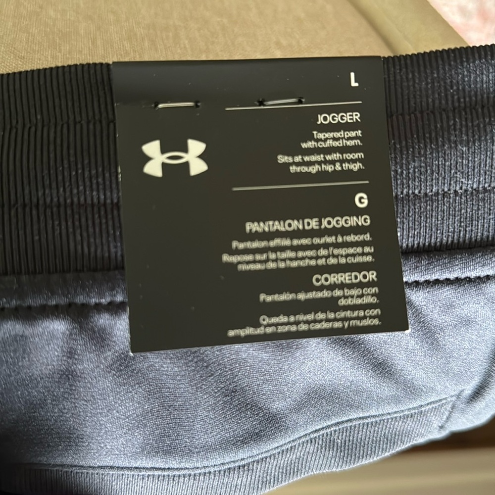 Men’s UnderArmour Joggers. Size L. NWT.